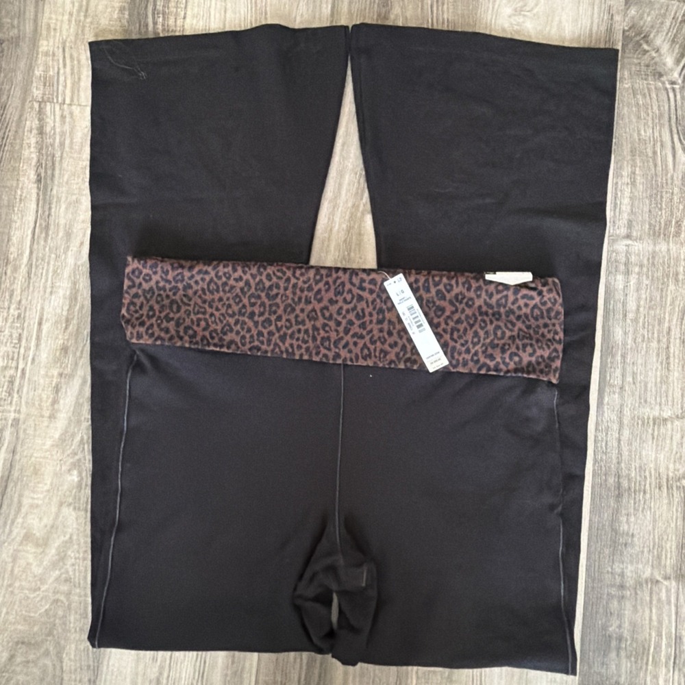 Victoria's Secret PINK Women's Black Leopard Fold-Over Waist Yoga Flare Pants L